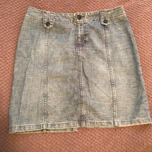 Tommy Hilfiger Dresses & Skirts - Vintage Tommy Hilfiger denim skirt in EUC